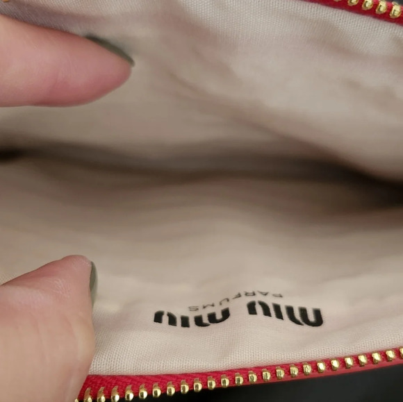 Miu Miu Novelty Straw Logo Pouch - Picture 11 of 14